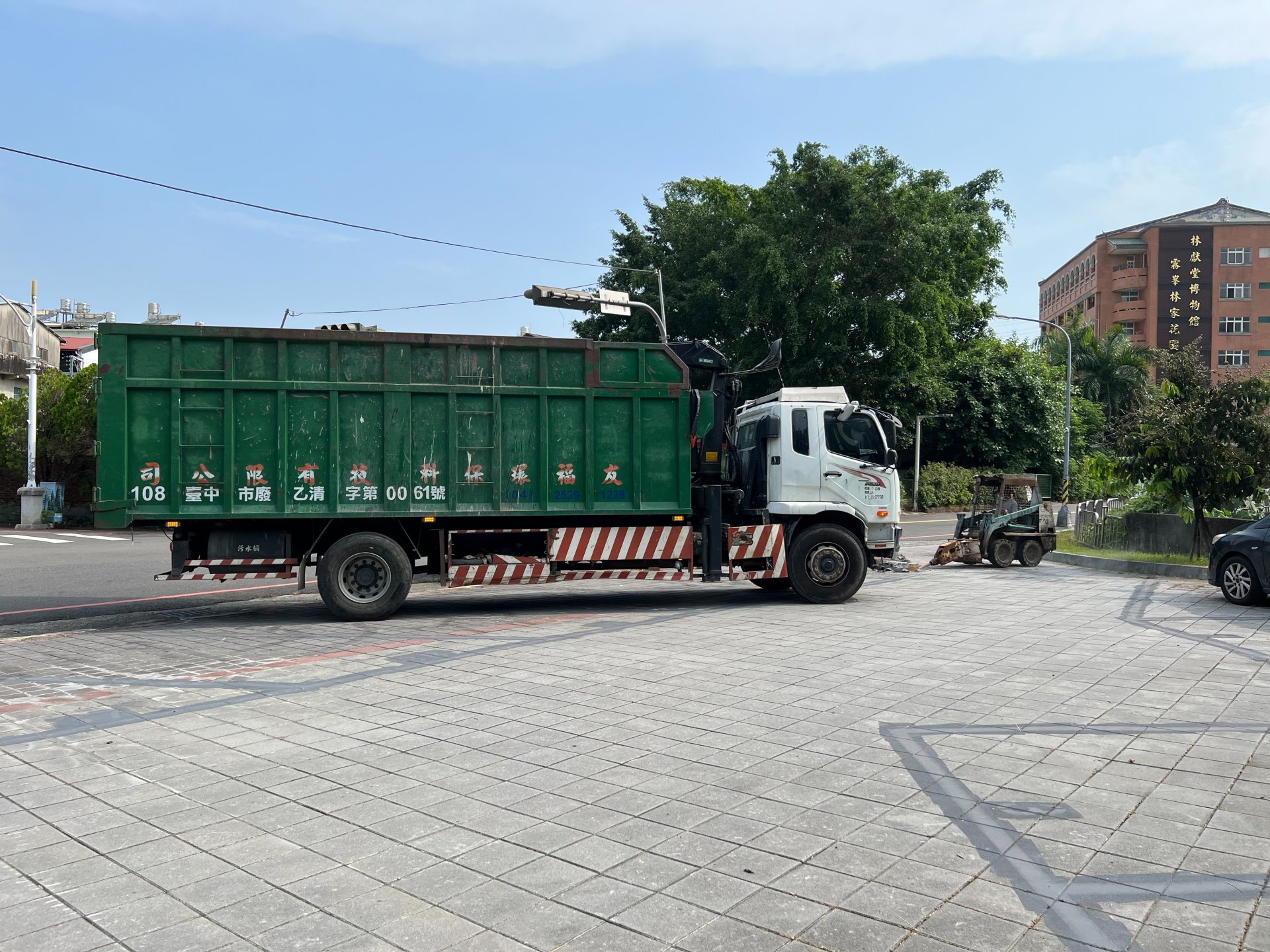20220801霧峰區停車場水泥底座打除清運